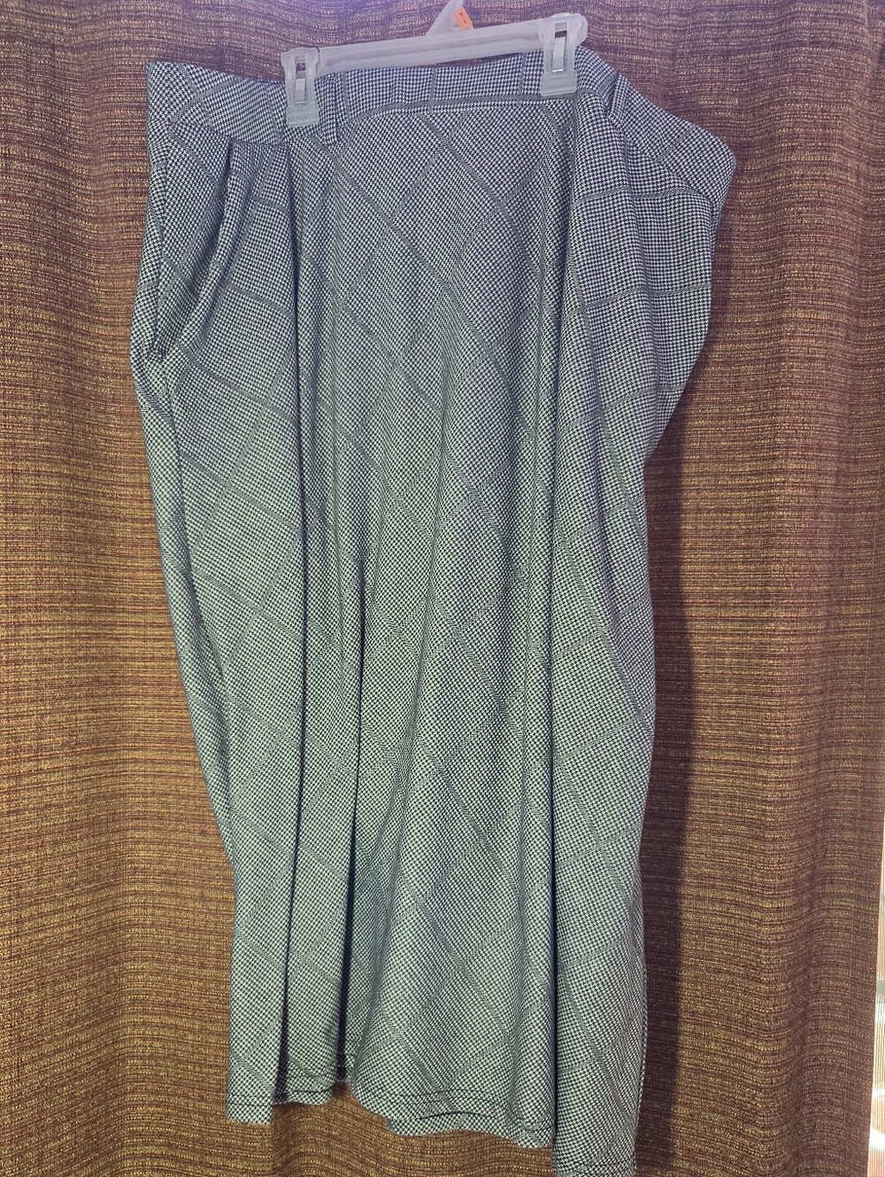 Cato Black and White Houndstooth Midi Skirt w/ Pockets, Size 22W/24W